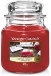 Yankee Candle Lumânare aromată Classic medie Letters to Santa 411 g