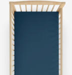 Goldea gyermek pamut lepedő kiságyba - tengerészkék 60 x 120 cm