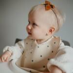 mushie Hajlékony szilikon előke - fekete virág