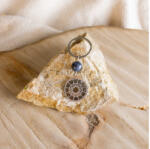 Napfény ékszer Horoszkóp medálos szodalit önbizalom növelő, kommunikációt segítő kulcstartó