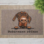  Lógófülü Dobermann kutyás lábtörlő barna háttérrel (60 x 40 x 0, 2 cm)