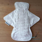 Ritakreativ Tépőzáras fehér mosható inkontinencia betét 26cm