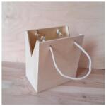  Natúr fa szatyor zsinórfüllel, mérete: 130x120x51 mm