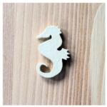  Fehér fa csikóhal, mérete: 2x3 cm