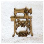  Varrógép, MDF. Mérete: 75x100x3 mm