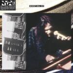 Young, Neil Live At Massey Hall 1971 - facethemusic - 24 290 Ft