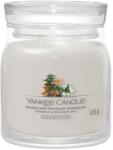 Yankee Candle Woodland Weekend Memories lumânare mijlocie Signature 368 g