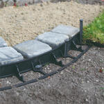 Nortene 45mm Border ágyásszegély szett: polipropilén gyepszegély (8x1 méter) + leszúrótüske (16 db) (2019781)