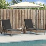 vidaXL 2 db világosszürke polyrattan napozóágy párnával (3261436)
