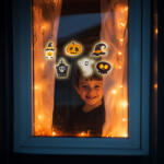 Family Halloween-i LED ablakdekor - gél - többféle forma - 85 cm Family 58186C (58186C) - globalsales