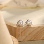 Modart Cercei argint pearl, dama, argint 925, perla alba naturala de cultura si cristale albe, argintiu, 1, 6 gr (1021)