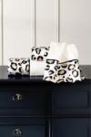 Tivolyo Home CHEETAH törölközőkből és fürdőlepedőkből álló ajándékcsomag, 3 db Fehér / White Szett (kis, 30 x 50 cm-es törölköző, klasszikus 50 x 100 cm-es törölköző, 75 x 150 cm-es fürdőlepedő)
