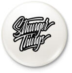 printfashion Stranger things OC - Kitűző, hűtőmágnes - Fehér (5031249)