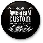 printfashion AMERICAN CUSTOM MOTORCYCLE - Kitűző, hűtőmágnes - Fekete (4869616)