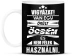 printfashion Vigyázat! Van egy őrült öcsém és nem félek használni! - Bögre - Fekete (2562092)