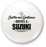 printfashion Just the real Gentleman - Suzuki - Kitűző, hűtőmágnes - Fehér (4453804)