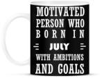 printfashion Júliusi születésű motivált személy ambíciókkal és célokkal - Bögre - Fekete (1284444)
