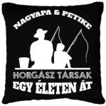 printfashion Horgász társak - Nagyapa és fiú unok névvel - Párnahuzat, Díszpárnahuzat - Fekete (13786571)