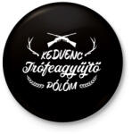 printfashion Trófeagyűjtő póló - Kitűző, hűtőmágnes - Fekete (7493456)