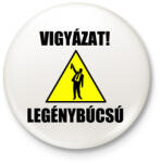 printfashion Vigyázat legénybúcsú - Kitűző, hűtőmágnes - Fehér (5304286)