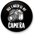 printfashion All I Need Is My Camera - Kitűző, hűtőmágnes - Fekete (5335227)