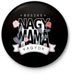 printfashion Büszke nagymama vagyok - Kitűző, hűtőmágnes - Fekete (16047414)