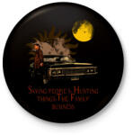 printfashion SPN- DEAN - Kitűző, hűtőmágnes - Fekete (4742865)