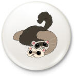 printfashion Vadas és bézs színű vadászgörények - Kitűző, hűtőmágnes - Fehér (14210462)