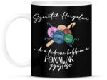 printfashion Szeretek Horgolni. . . de a kedvenc hobbim a fonalak gyűjtése - Bögre - Fekete (16526410)