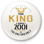 printfashion A király 2001-ben született - Kitűző, hűtőmágnes - Fehér (5366730)