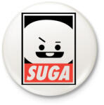printfashion BTS Suga - Kitűző, hűtőmágnes - Fehér (3080894)