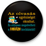printfashion Az olvasás fontossága! - Kitűző, hűtőmágnes - Fekete (4775045)