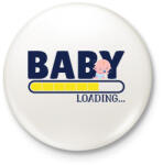 printfashion Baba érkezik - Kitűző, hűtőmágnes - Fehér (6278532)