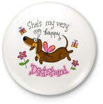 printfashion She's very happy dachshund - Kitűző, hűtőmágnes - Fehér (13435289)