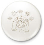 printfashion Mystic space 2 - Kitűző, hűtőmágnes - Fehér (6276572)