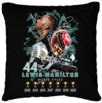 printfashion Lewis Hamilton Forma 1 bajnoki címek - Párnahuzat, Díszpárnahuzat - Fekete (13283359)