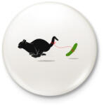 printfashion Macska vs Uborka - Kitűző, hűtőmágnes - Fehér (3088565)