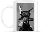 printfashion Dobermann with gun - Bögre - Fehér (16206419)