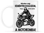 printfashion Minden nap keményen dolgozom - Bögre - Fehér (5384239)