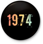 printfashion 1974 - Kitűző, hűtőmágnes - Fekete (11824196)