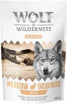  Wolf of Wilderness 180g Wolf of Wilderness Wild Bites kutyasnack - Új: MINI Meadow Grounds - nyúl & csirke (kis kockák)