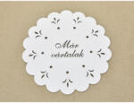  Díszes "Már vártalak" tábla koszorúra fehér 18cm - csinaldmagadshop