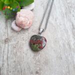 Kristály Jóga Shop Sárkányvérkő szív ásvány medál