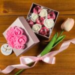  Virágos Édes Pillanat Box + Ajándék Habtulipán szál szalaggal átkötve