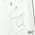  Orvosi fém deltoid fülbevaló alap (1 pár)