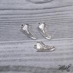  Tornacipő fityegő, medál