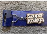  Kulcstartó - Gravírozott fa -Szuper Kolléga - Ajándék kollégának (IKR066)