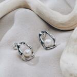  Cercei din argint solid cu perlă 6 mm - Model valuri ale mării (EMA27)