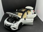 HONGW Macheta auto Toyota Camry White 2020 (Replica) cu led-uri si sunete scala 1/241/43 (29616)