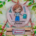 Gravolo Martisor personalizat insigna pentru doamna educatoare (C1138)